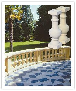 Balustrade Classique Langeais - Ton pierre - en pierre reconstitu&eacute;e